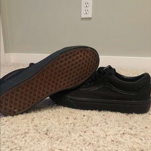 Size 8 women’s black vans